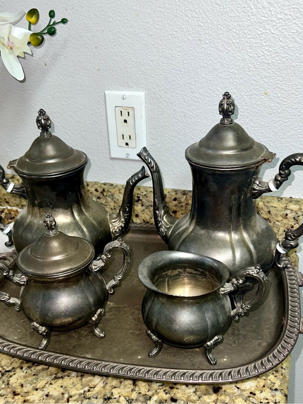 Antique-Style Silver Tea & Coffee Set - Silver Finish